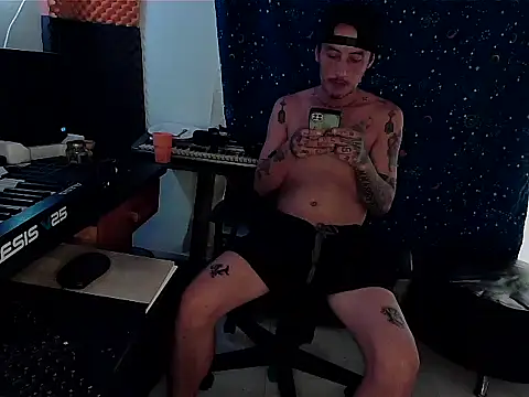 Snapshot of patrik_tattoo_ chatting on 03/12/25, 07:58 patrik tattoo online show from 03/12/25, 07:58