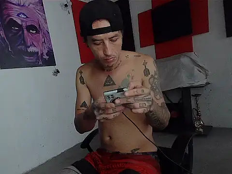 Snapshot of patrik_tattoo_ chatting on 06/08/26, 05:57 patrik tattoo online show from 06/08/26, 05:57