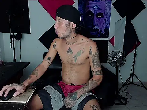 Snapshot of patrik_tattoo_ chatting on 09/26/25, 02:51 patrik tattoo online show from 09/26/25, 02:51