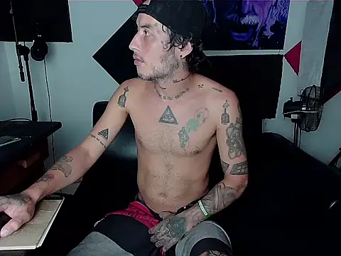 Snapshot of patrik_tattoo_ chatting on 09/21/25, 08:58 patrik tattoo online show from 09/21/25, 08:58
