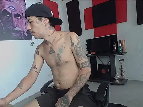 Snapshot of patrik_tattoo_ chatting on 04/29/26, 04:33 patrik tattoo online show from 04/29/26, 04:33
