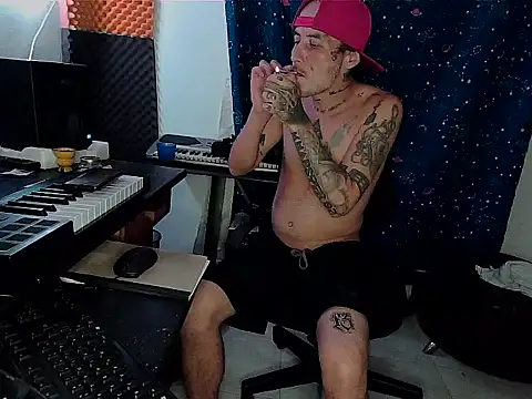 Snapshot of patrik_tattoo_ chatting on 03/18/25, 04:40 patrik tattoo online show from 03/18/25, 04:40