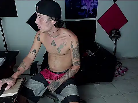 Snapshot of patrik_tattoo_ chatting on 10/12/25, 09:16 patrik tattoo online show from 10/12/25, 09:16
