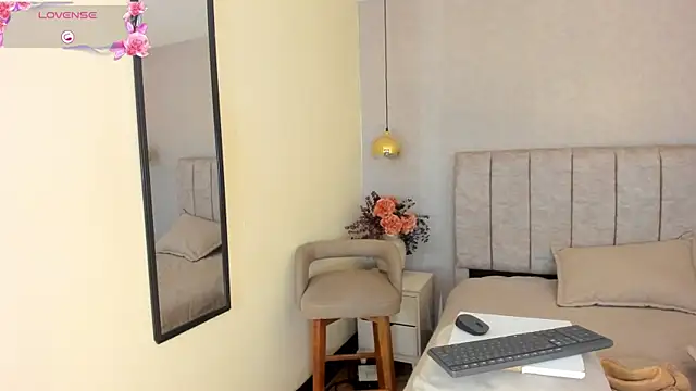 tutu milf online show from 06/28/26, 12:22