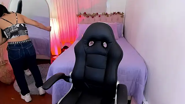 Kitty Pam online show from 12/14/25, 08:03