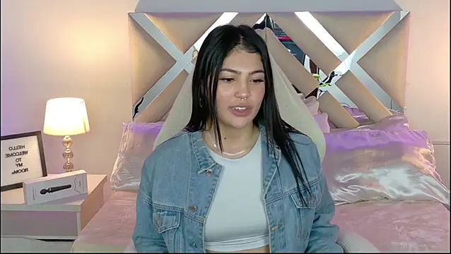 Mara Saenzz online show from 01/10/25, 07:35