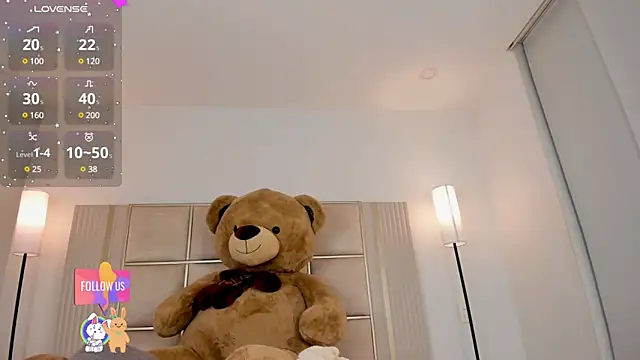 Snapshot of saraamiller_ chatting on 01/21/25, 02:33 saraamiller online show from 01/21/25, 02:33