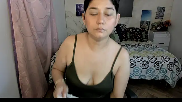 alinabozz1 online show from 03/25/26, 04:34