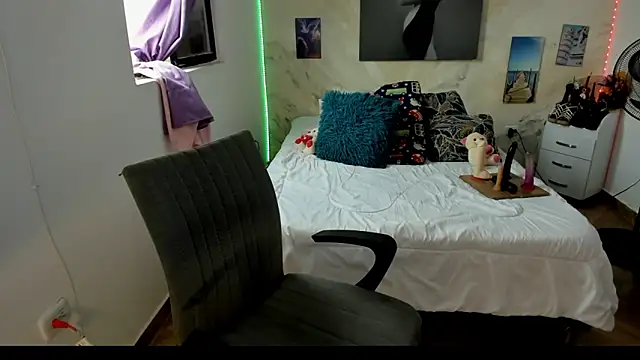 alinabozz1 online show from 02/14/26, 09:26