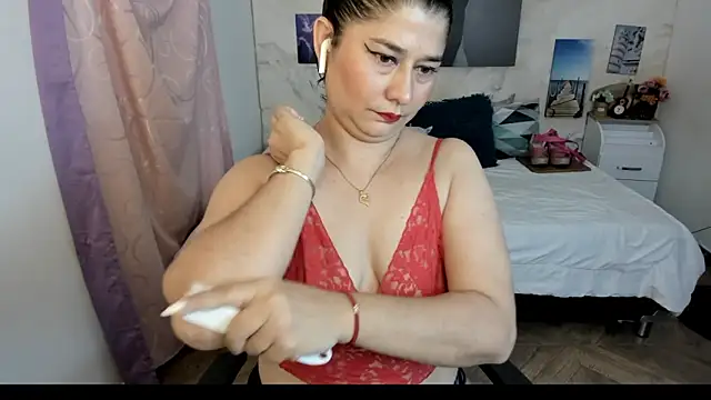 alinabozz1 online show from 03/26/26, 02:32