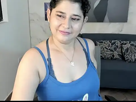 alinabozz1 online show from 06/08/26, 02:23