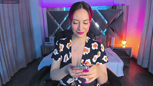 Snapshot of Malala_18 chatting on 01/14/26, 04:05 Malala 18 online show from 01/14/26, 04:05