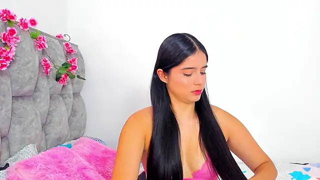 adhara  evanss online show from 02/12/25, 08:29