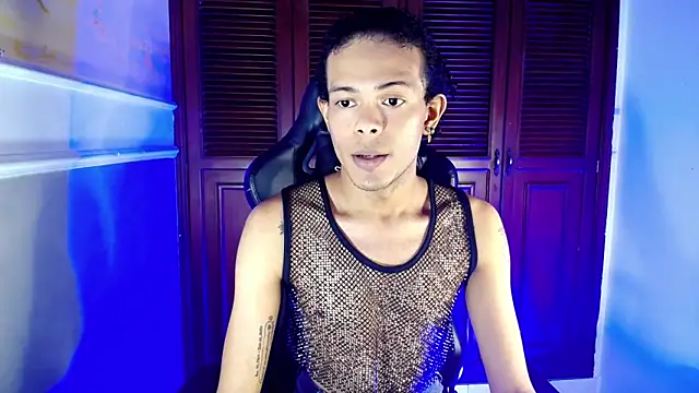 Snapshot of rose_Skinny_ chatting on 09/24/25, 10:48 rose Skinny online show from 09/24/25, 10:48