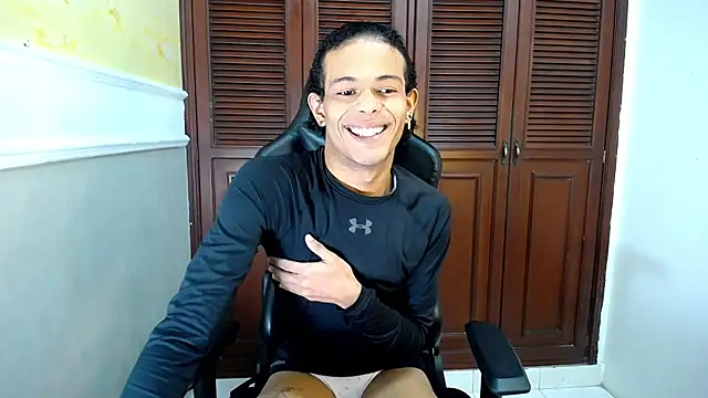 Snapshot of rose_Skinny_ chatting on 10/07/25, 12:44 rose Skinny online show from 10/07/25, 12:44