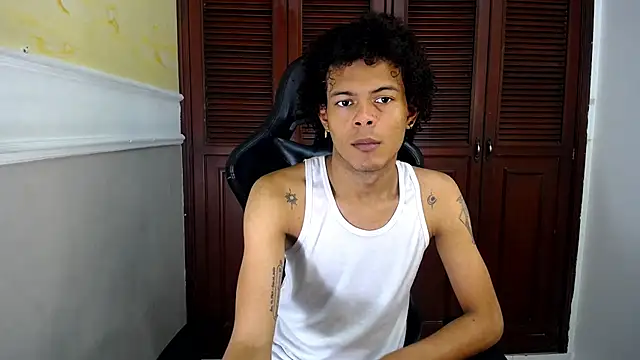 Snapshot of rose_Skinny_ chatting on 09/29/25, 06:35 rose Skinny online show from 09/29/25, 06:35