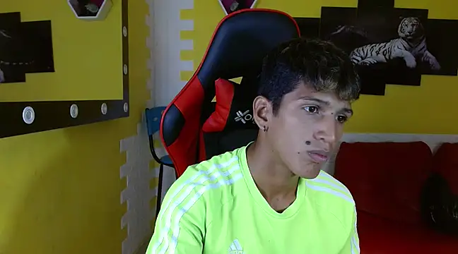 mau elixxx online show from 01/31/25, 02:04