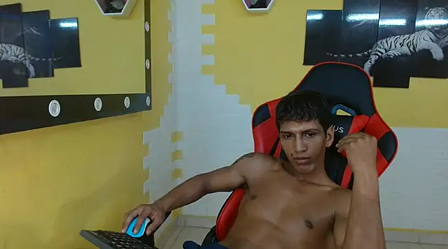 mau elixxx online show from 01/24/25, 09:39