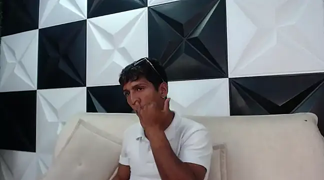 mau elixxx online show from 02/01/25, 07:34