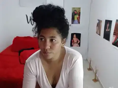 Snapshot of bellacrespalatina chatting on 01/10/25, 02:46 bellacrespalatina online show from 01/10/25, 02:46