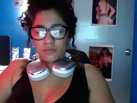 Snapshot of bellacrespalatina chatting on 11/08/25, 01:31 bellacrespalatina online show from 11/08/25, 01:31