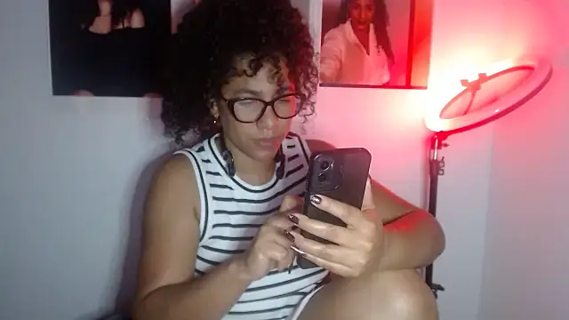 Snapshot of bellacrespalatina chatting on 10/07/25, 08:37 bellacrespalatina online show from 10/07/25, 08:37