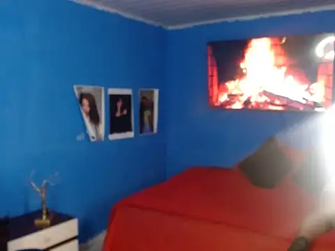 Snapshot of bellacrespalatina chatting on 11/21/25, 09:25 bellacrespalatina online show from 11/21/25, 09:25