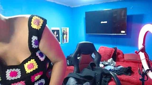 Snapshot of bellacrespalatina chatting on 11/18/25, 08:23 bellacrespalatina online show from 11/18/25, 08:23