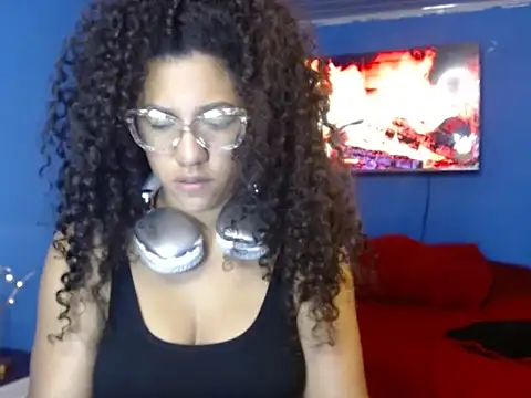 Snapshot of bellacrespalatina chatting on 10/23/25, 09:13 bellacrespalatina online show from 10/23/25, 09:13