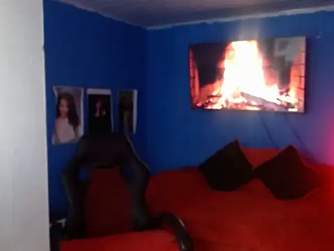 Snapshot of bellacrespalatina chatting on 11/28/25, 07:14 bellacrespalatina online show from 11/28/25, 07:14