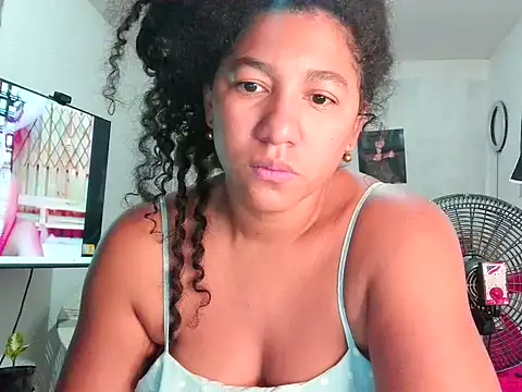 Snapshot of bellacrespalatina chatting on 04/25/26, 01:03 bellacrespalatina online show from 04/25/26, 01:03