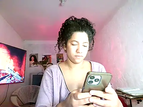 Snapshot of bellacrespalatina chatting on 07/06/26, 04:52 bellacrespalatina online show from 07/06/26, 04:52