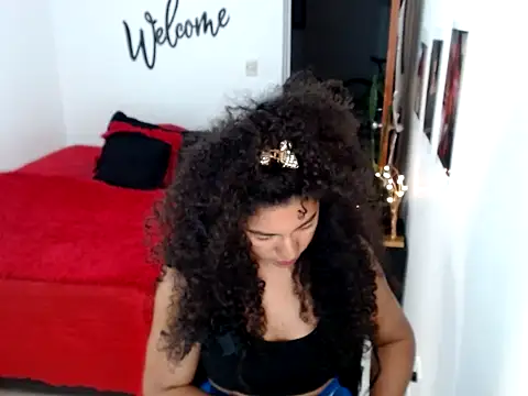 Snapshot of bellacrespalatina chatting on 09/17/25, 11:29 bellacrespalatina online show from 09/17/25, 11:29