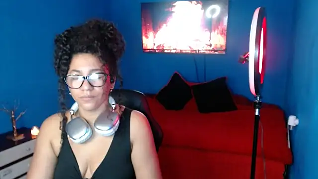 Snapshot of bellacrespalatina chatting on 11/07/25, 01:04 bellacrespalatina online show from 11/07/25, 01:04