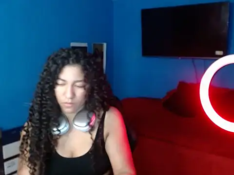 Snapshot of bellacrespalatina chatting on 11/10/25, 10:48 bellacrespalatina online show from 11/10/25, 10:48