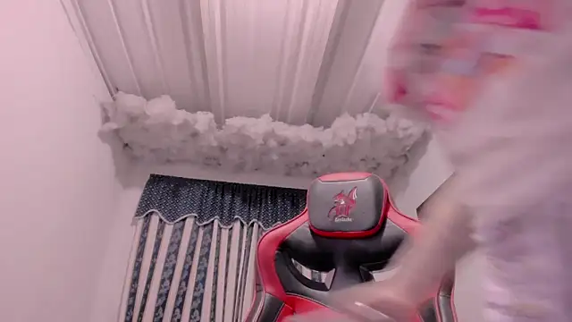 Lauu G online show from 09/15/25, 09:21