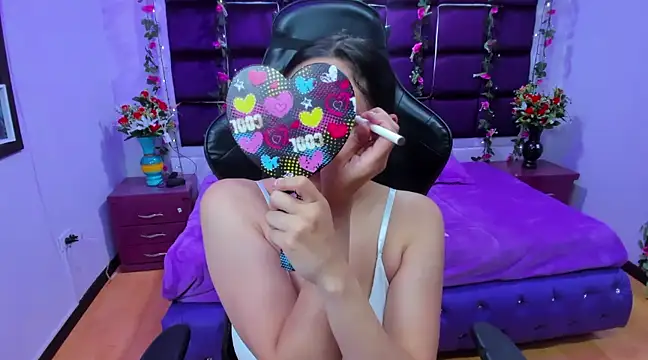 Snapshot of ChloeeTompson_ chatting on 01/31/25, 02:04 ChloeeTompson online show from 01/31/25, 02:04