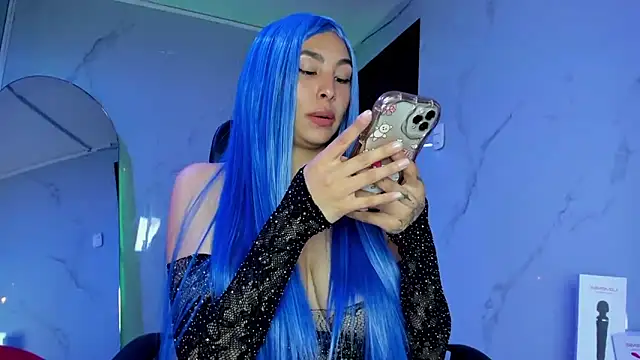 Snapshot of ChloeeTompson_ chatting on 10/08/25, 02:35 ChloeeTompson online show from 10/08/25, 02:35