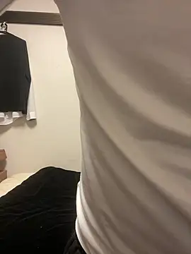 YU-KI00 online show from 11/13/25, 09:35