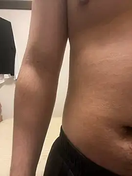 YU-KI00 online show from 11/12/25, 11:25