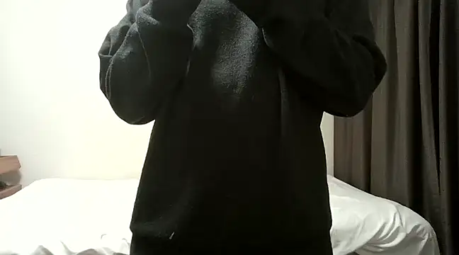 YU-KI00 online show from 03/08/25, 12:41