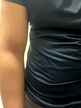 YU-KI00 online show from 11/28/25, 10:15