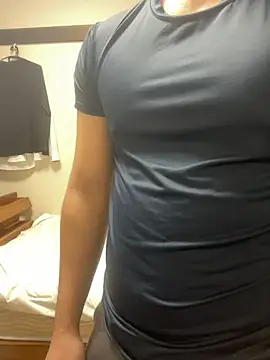 YU-KI00 online show from 10/28/25, 12:15