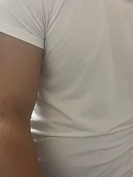 YU-KI00 online show from 10/30/25, 09:18