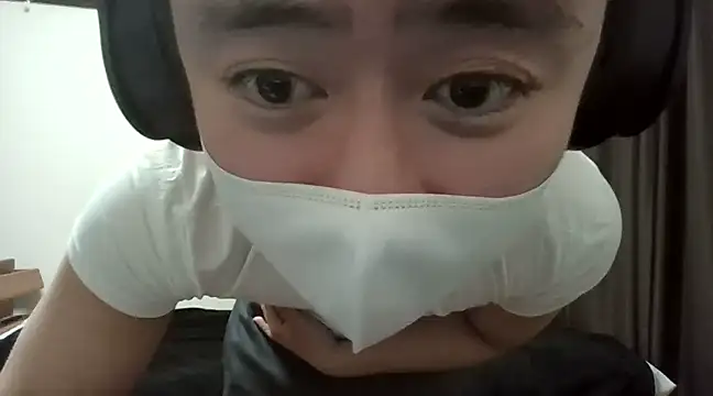 YU-KI00 online show from 03/18/25, 01:23