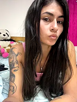 Snapshot of emilie_xx_ chatting on 10/01/25, 08:02 emilie xx online show from 10/01/25, 08:02