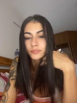 emilie xx  online show from 05/26/26, 06:50