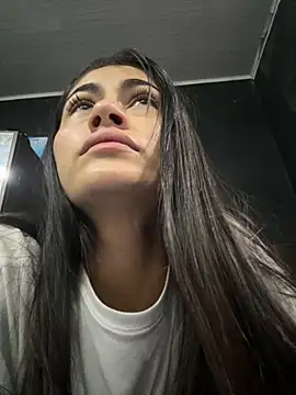 Snapshot of emilie_xx_ chatting on 09/20/25, 01:05 emilie xx online show from 09/20/25, 01:05