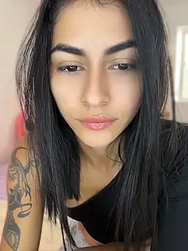 emilie xx  online show from 04/26/26, 02:03
