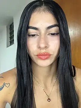 emilie xx  online show from 03/10/26, 10:47